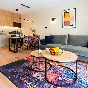https://trevilles-apartamenty-stone-hill.szklarskaporebahotels.net